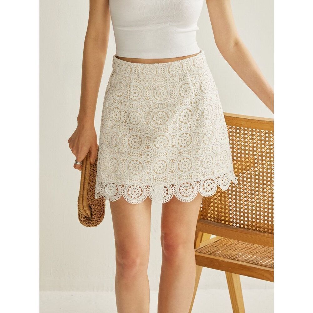 Commense Lace Floral Circle Hem Skirt White Size Medium